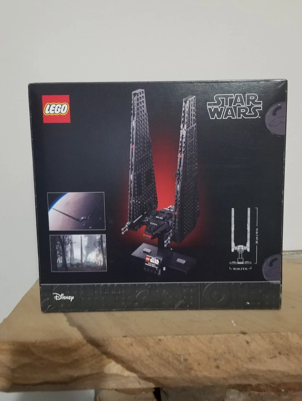 NEW! Lego Star Wars - Kylo Ren Command Shuttle NWT